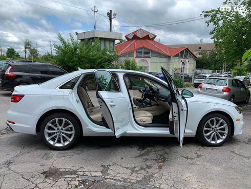 Audi A4 2019 белый - фото 16