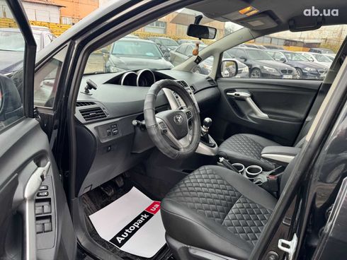 Toyota Verso 2012 черный - фото 4