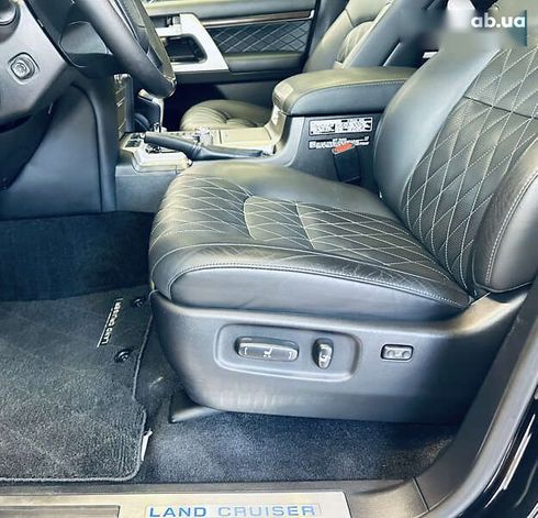 Toyota Land Cruiser 2018 - фото 22