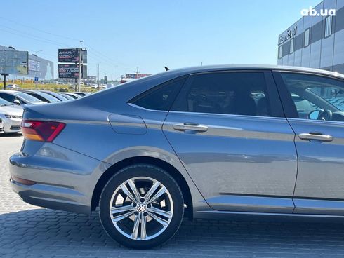 Volkswagen Jetta 2018 серый - фото 8