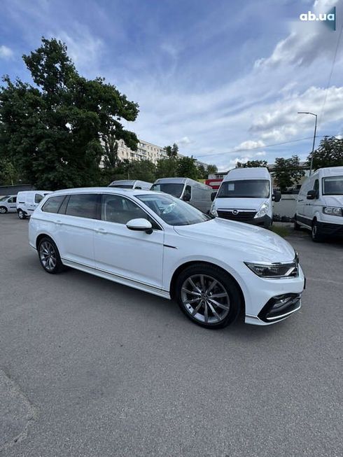 Volkswagen Passat 2021 - фото 13
