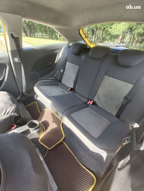 SEAT Ibiza 2010 желтый - фото 9