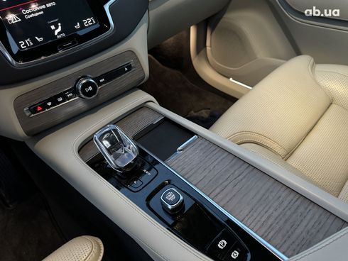 Volvo XC90 2021 - фото 17