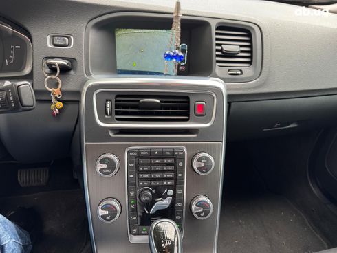Volvo S60 2014 синий - фото 13