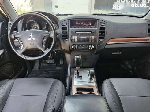 Mitsubishi Pajero Wagon 2008 - фото 27