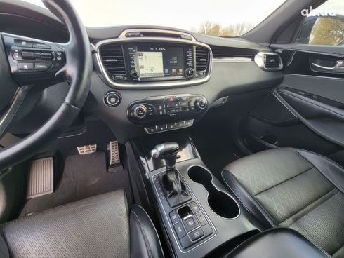 Kia Sorento 2018 черный - фото 10