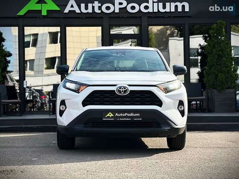 Toyota RAV4 2022 - фото 2