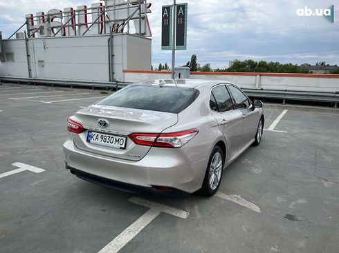 Toyota Camry 2019 - фото 4