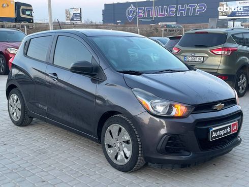 Chevrolet Spark 2016 серый - фото 3