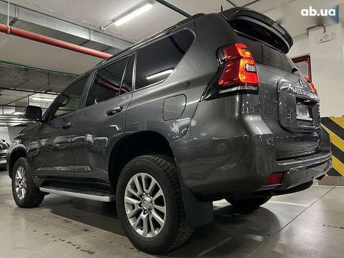 Toyota Land Cruiser Prado 2018 - фото 8