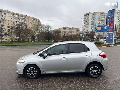 Toyota Auris 2011 - фото 6
