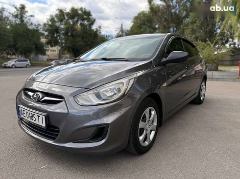 Hyundai Accent 2013 - фото 3