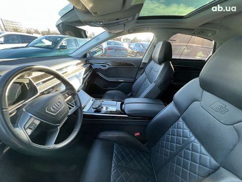 Audi A8 2021 - фото 29