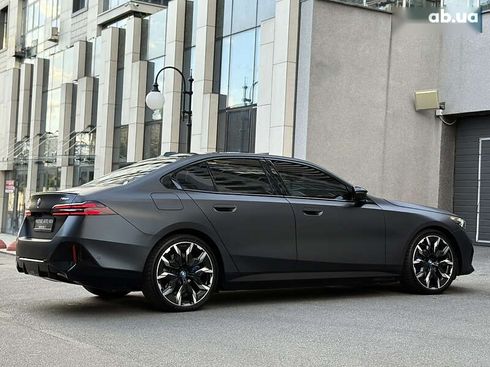 BMW i5 2023 - фото 26