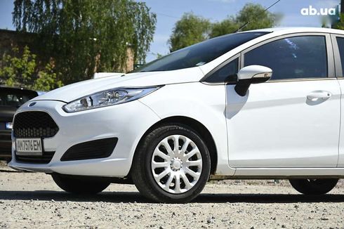 Ford Fiesta 2017 - фото 7