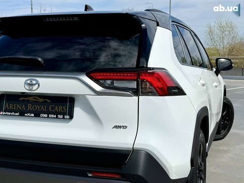 Toyota RAV4 2019 - фото 17