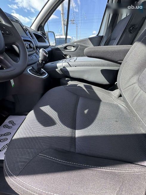 Renault Trafic 2020 - фото 16