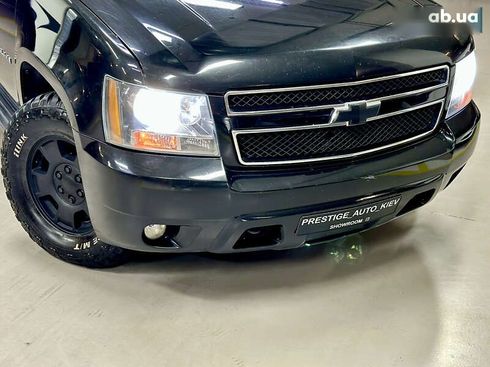 Chevrolet Suburban 2011 - фото 4