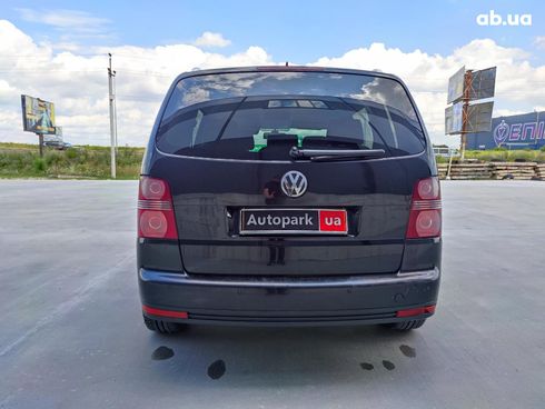 Volkswagen Touran 2010 черный - фото 12