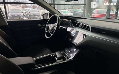 Audi E-Tron 2021 - фото 15