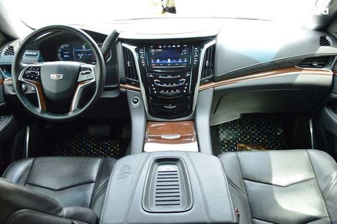 Cadillac Escalade 2017 - фото 29