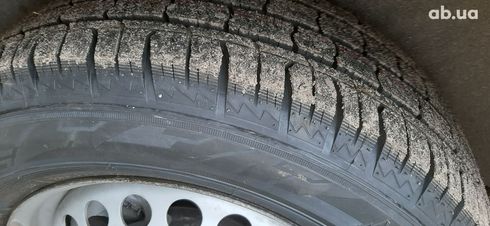 Volkswagen Transporter 2016 желтый - фото 11