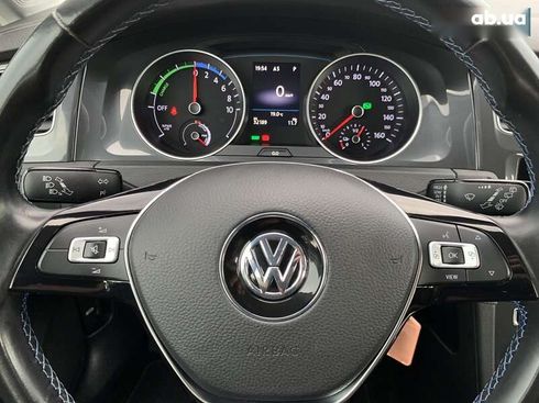 Volkswagen e-Golf 2020 - фото 19