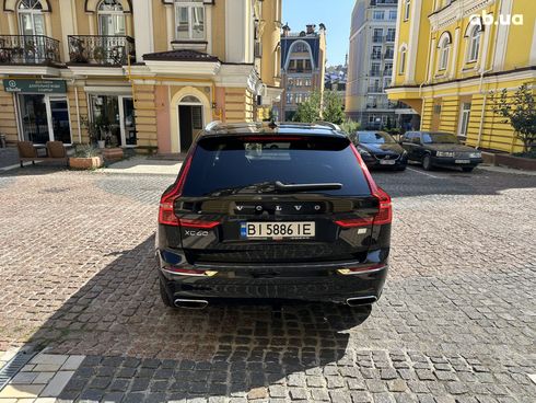 Volvo XC60 2020 черный - фото 2