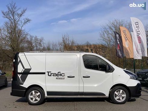 Renault Trafic 2021 - фото 22