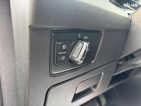 Volkswagen Passat 2017 серый - фото 20