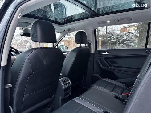 Volkswagen Tiguan 2017 серый - фото 32