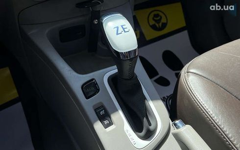 Renault Zoe 2013 - фото 17