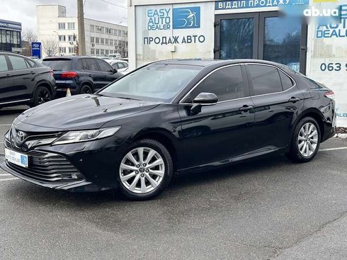 Toyota Camry 2019 - фото 7