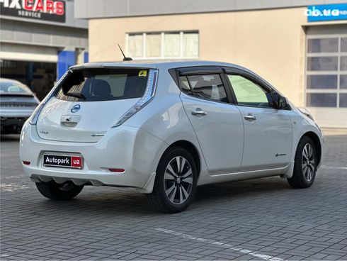 Nissan Leaf 2015 белый - фото 5