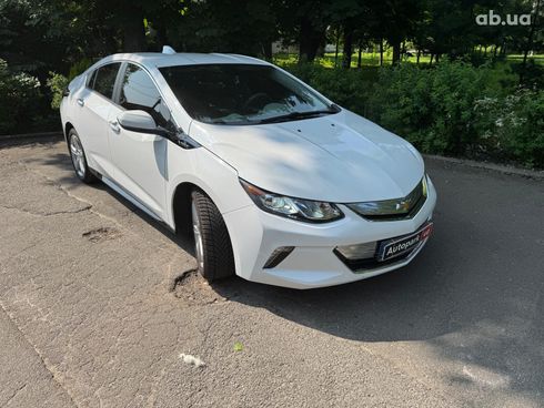 Chevrolet Volt 2017 белый - фото 3