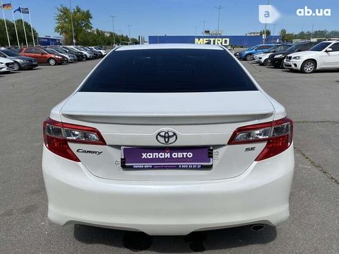 Toyota Camry 2014 - фото 7