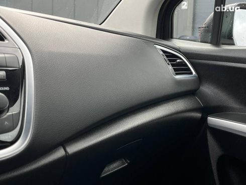 Suzuki SX4 2018 красный - фото 28