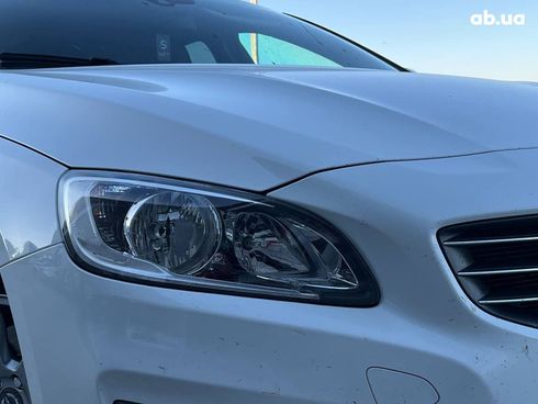 Volvo V60 2014 белый - фото 11