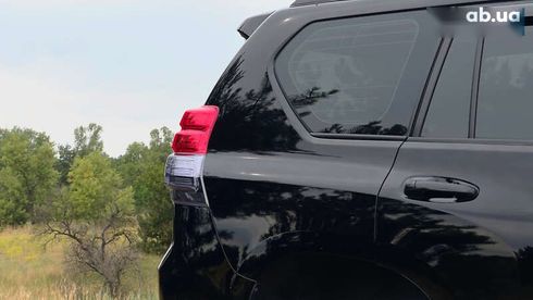 Toyota Land Cruiser Prado 2010 - фото 3
