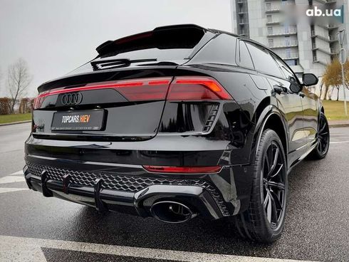 Audi RS Q8 2024 - фото 18