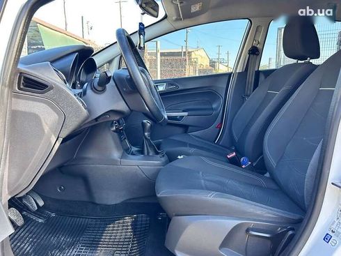Ford Fiesta 2016 - фото 13