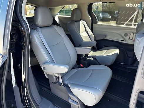 Toyota Sienna 2021 - фото 18