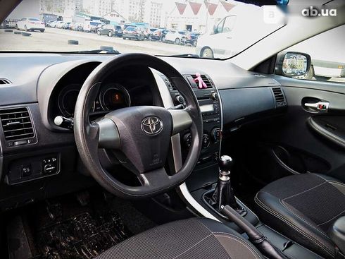 Toyota Corolla 2010 - фото 5