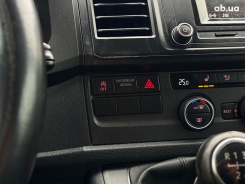 Volkswagen Caravelle 2017 синий - фото 42