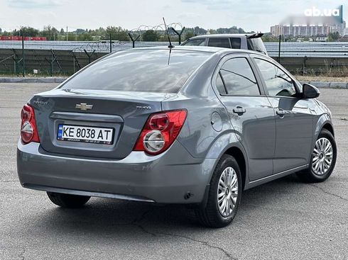 Chevrolet Aveo 2014 - фото 9