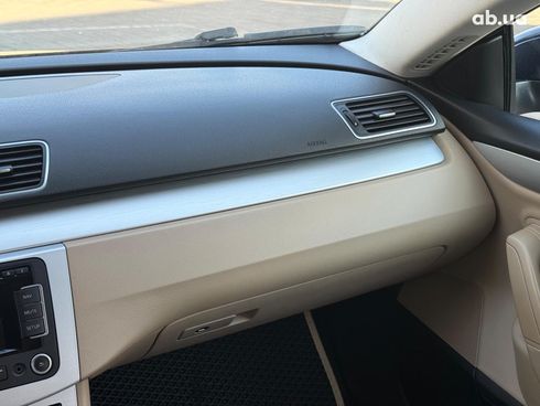 Volkswagen Passat CC 2013 синий - фото 15