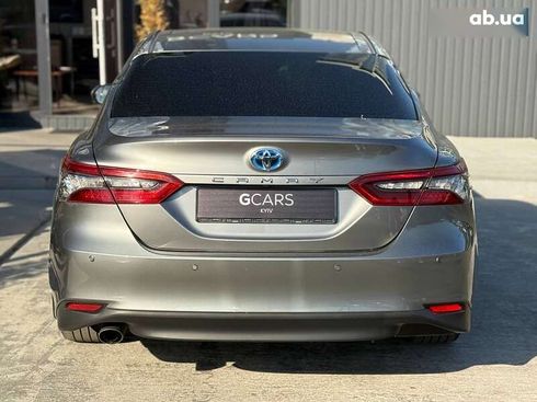 Toyota Camry 2021 - фото 5