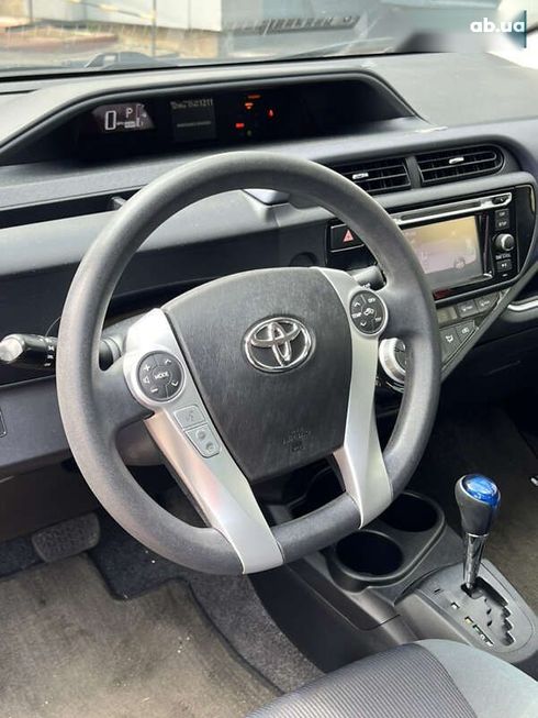Toyota Prius 2015 - фото 17