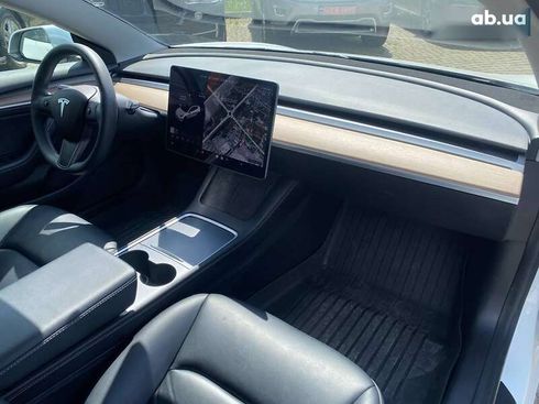 Tesla Model 3 2021 - фото 9