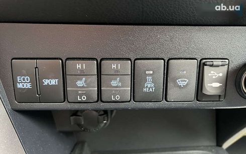 Toyota RAV4 2017 - фото 17